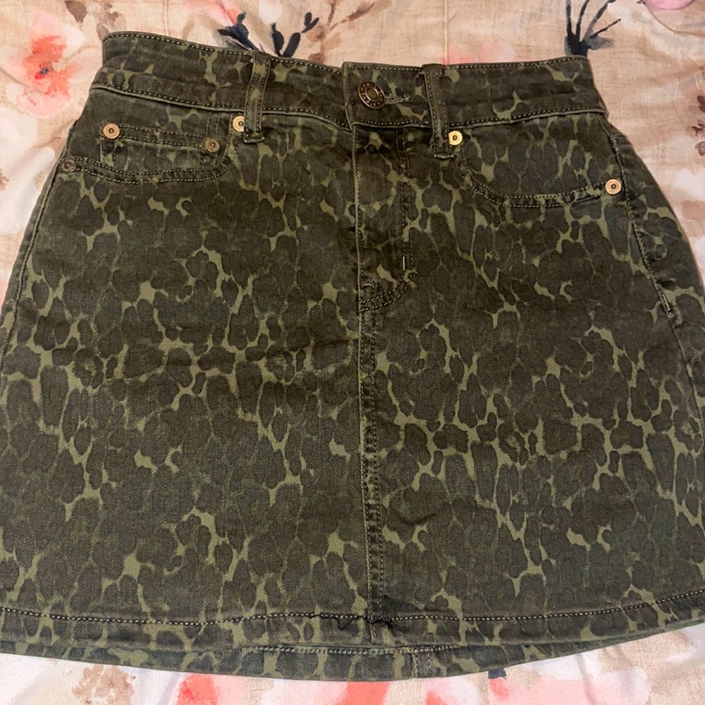 Camo mini skirt